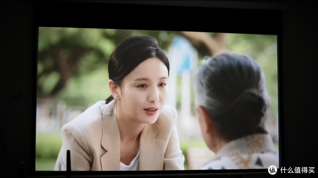 几百块就能让你畅享大屏娱乐新体验，哈趣Q1投影仪开箱分享